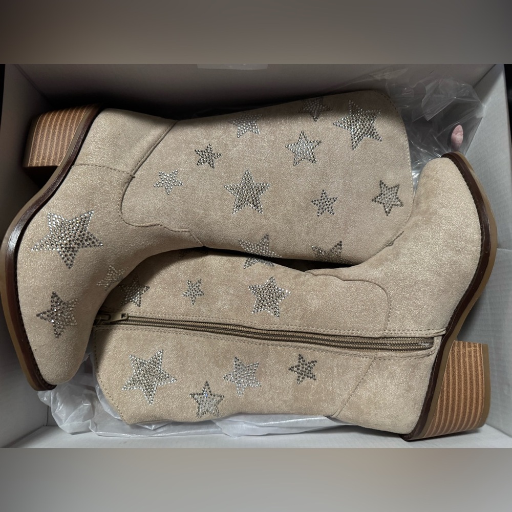 Madden Girls MMELA Girls Western Boots Size 1 NWT In Box- perfect for concerts